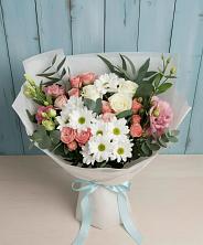 Букет цветов из:  Розы, Лизиантусы и Хризантемы в Зуевке