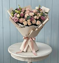 Букет цветов из:  Розы и Лизиантусы в Зуевке