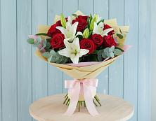 Букет цветов из:  Лилии и Розы в Зуевке