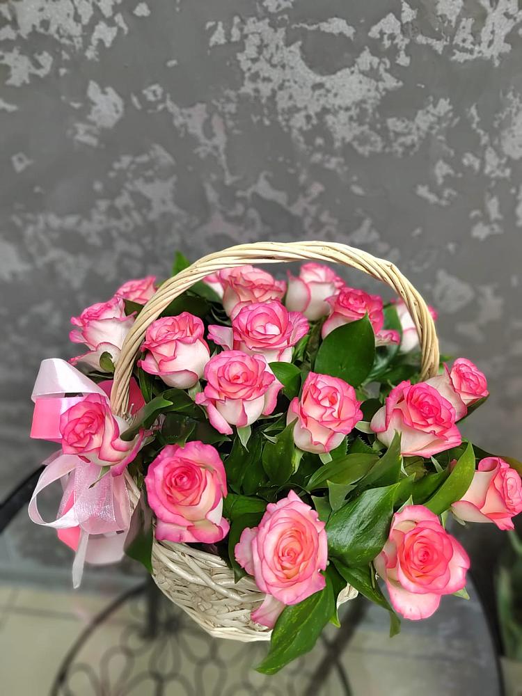 Цветочная композиция из Розы в корзине в Зуевке