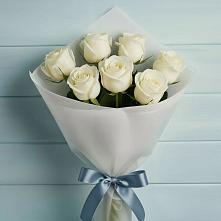 Букет 7 Белых роз Эдлесс Лав в Зуевке