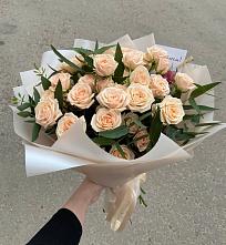 Букет Кремовые розы Латте в Зуевке