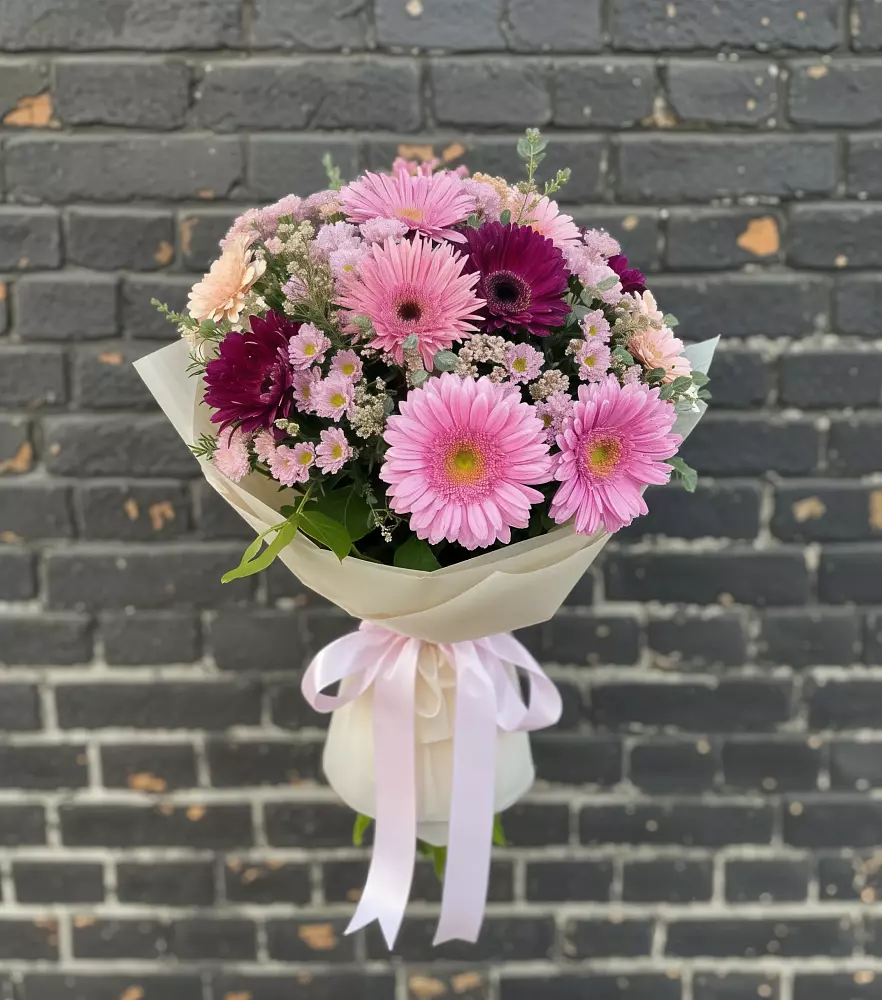 Букет цветов из: Герберы и Хризантемы в Зуевке