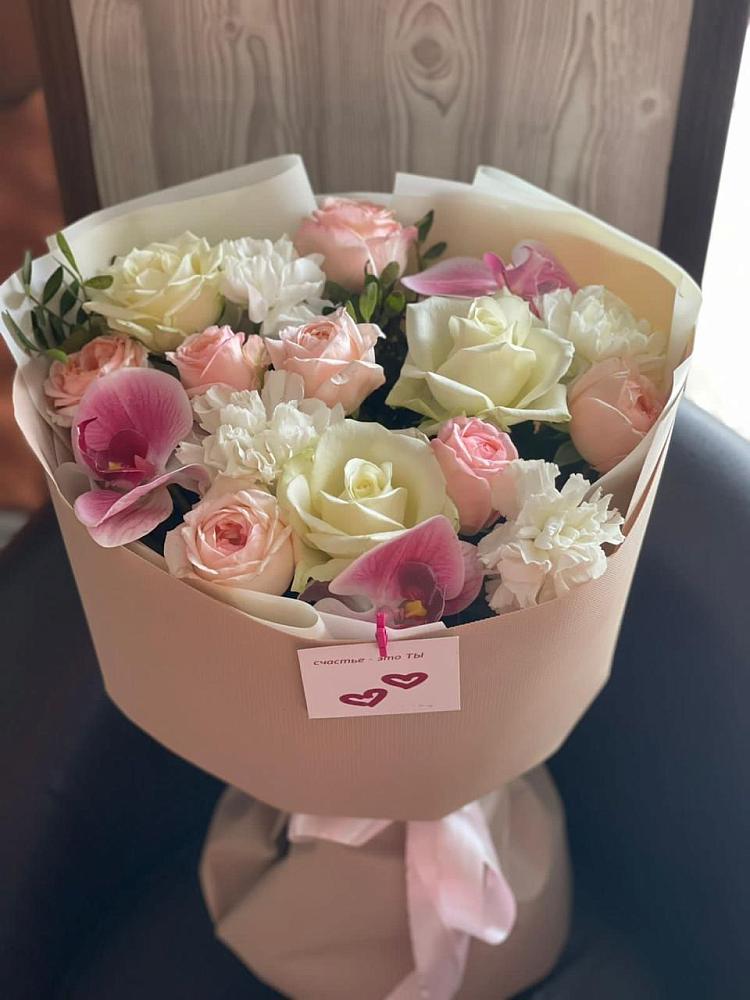 Букет цветов из: Орхидеи, Розы и Гвоздики в Зуевке