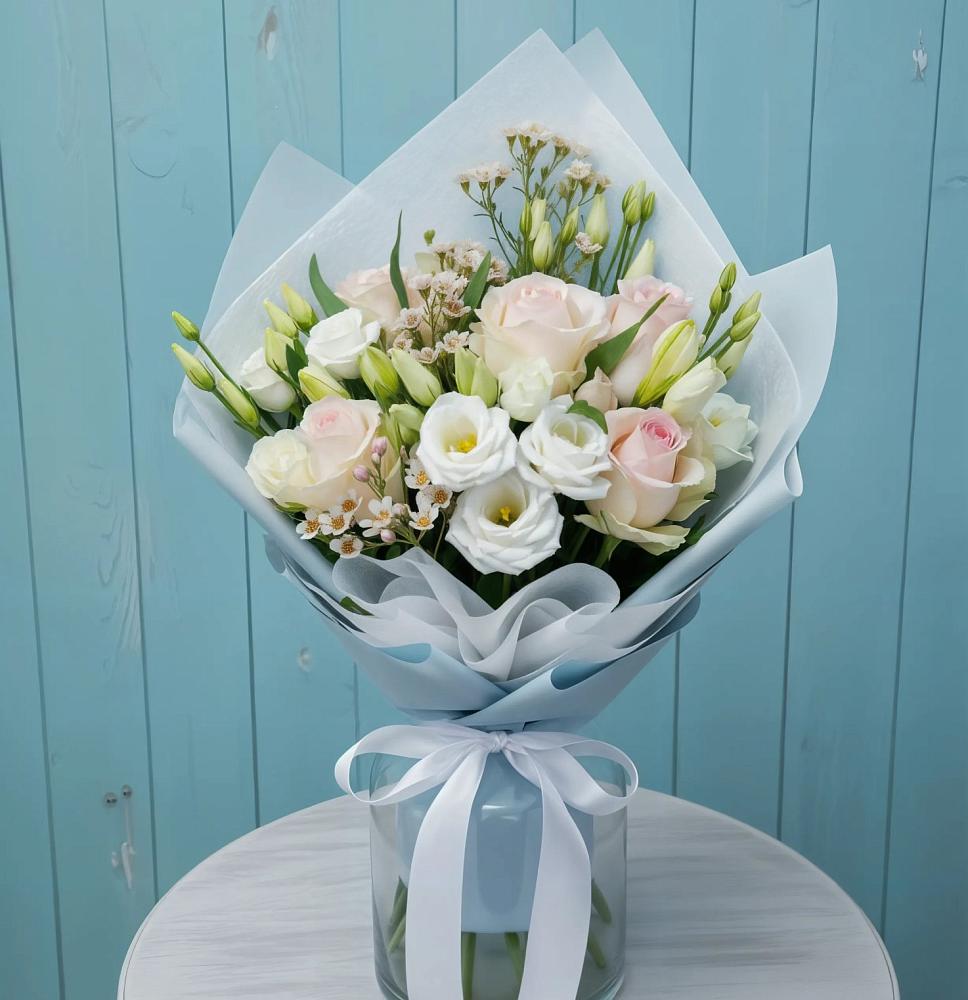 Букет цветов из: Розы и Лизиантусы в Зуевке