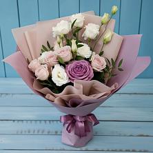 Букет цветов из:  Розы и Лизиантусы в Зуевке