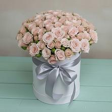 Цветочная композиция из Розы в шляпной коробке в Зуевке