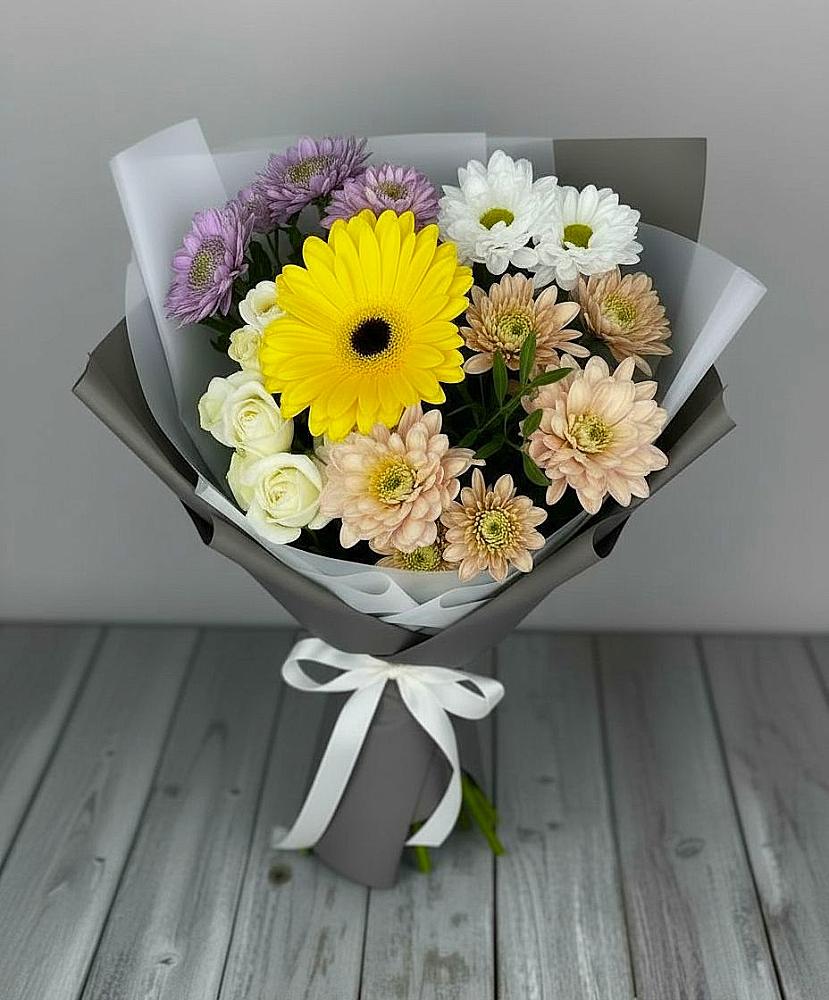 Букет цветов из: Розы, Герберы и Хризантемы в Зуевке