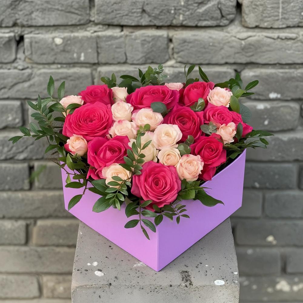 Цветочная композиция из Розы в коробке в Зуевке
