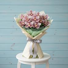Букет цветов из:  Орхидеи и Розы в Зуевке