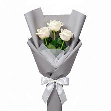 Букет 3 белые розы в Зуевке