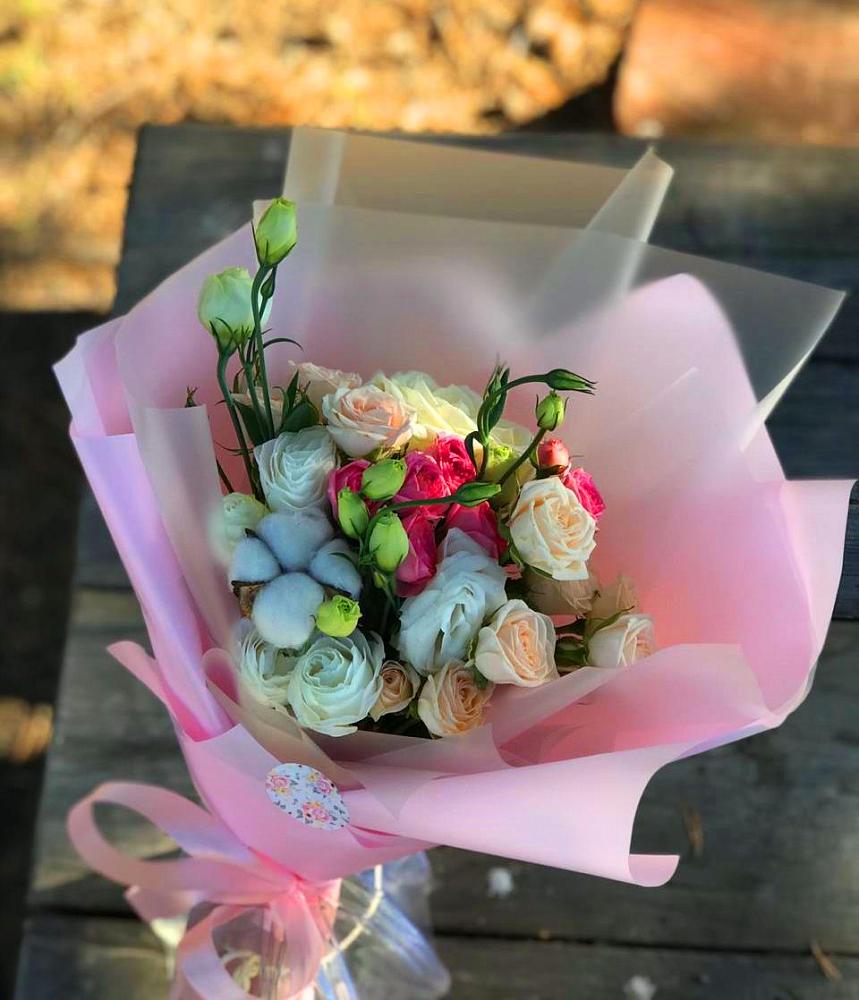 Букет цветов из: Розы и Лизиантусы в Зуевке