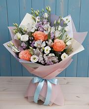 Букет цветов из:  Лизиантусы, Розы, Альстромерии и Гипсофила в Зуевке