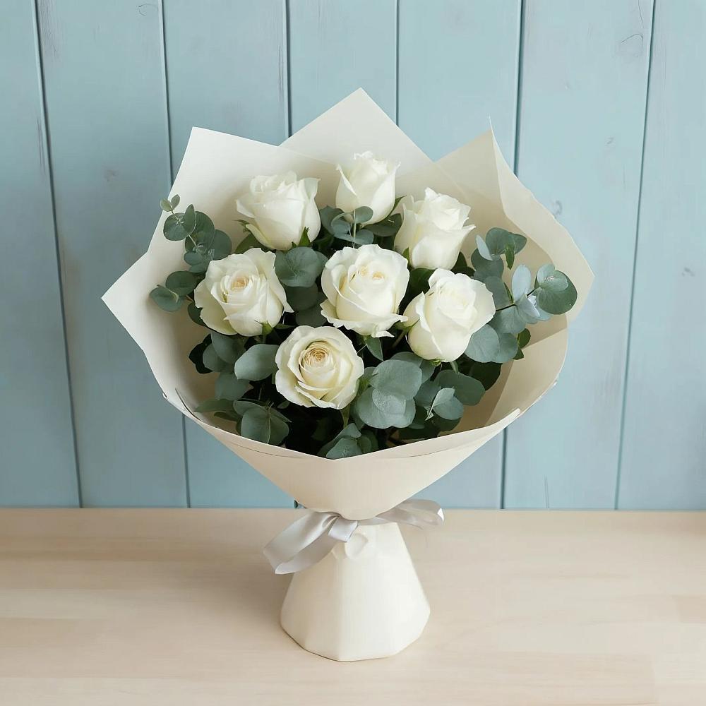 Букет Белые розы в Эвкалипте в Зуевке