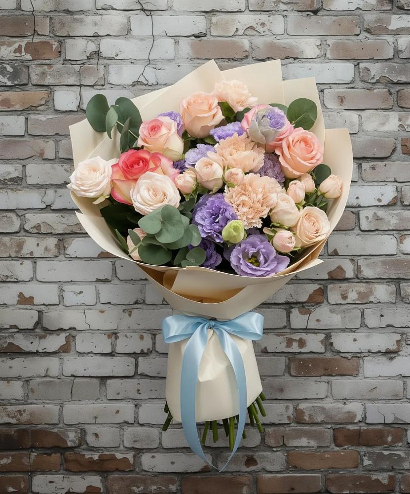 Букет цветов из: Розы, Лизиантусы и Гвоздики в Зуевке