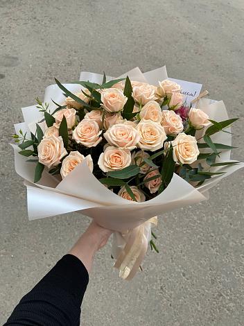 Букет Кремовые розы Латте в Зуевке