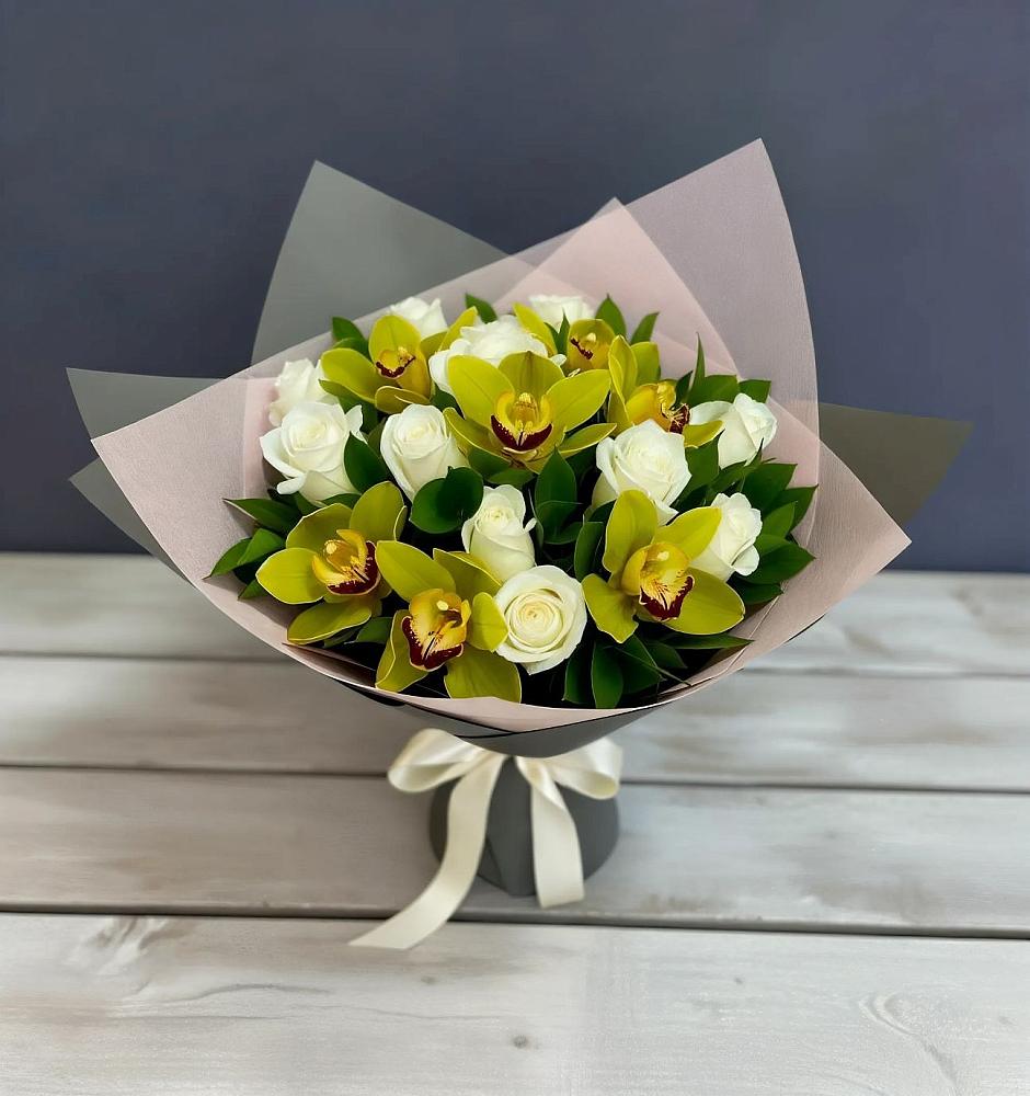 Букет цветов из: Орхидеи и Розы в Зуевке