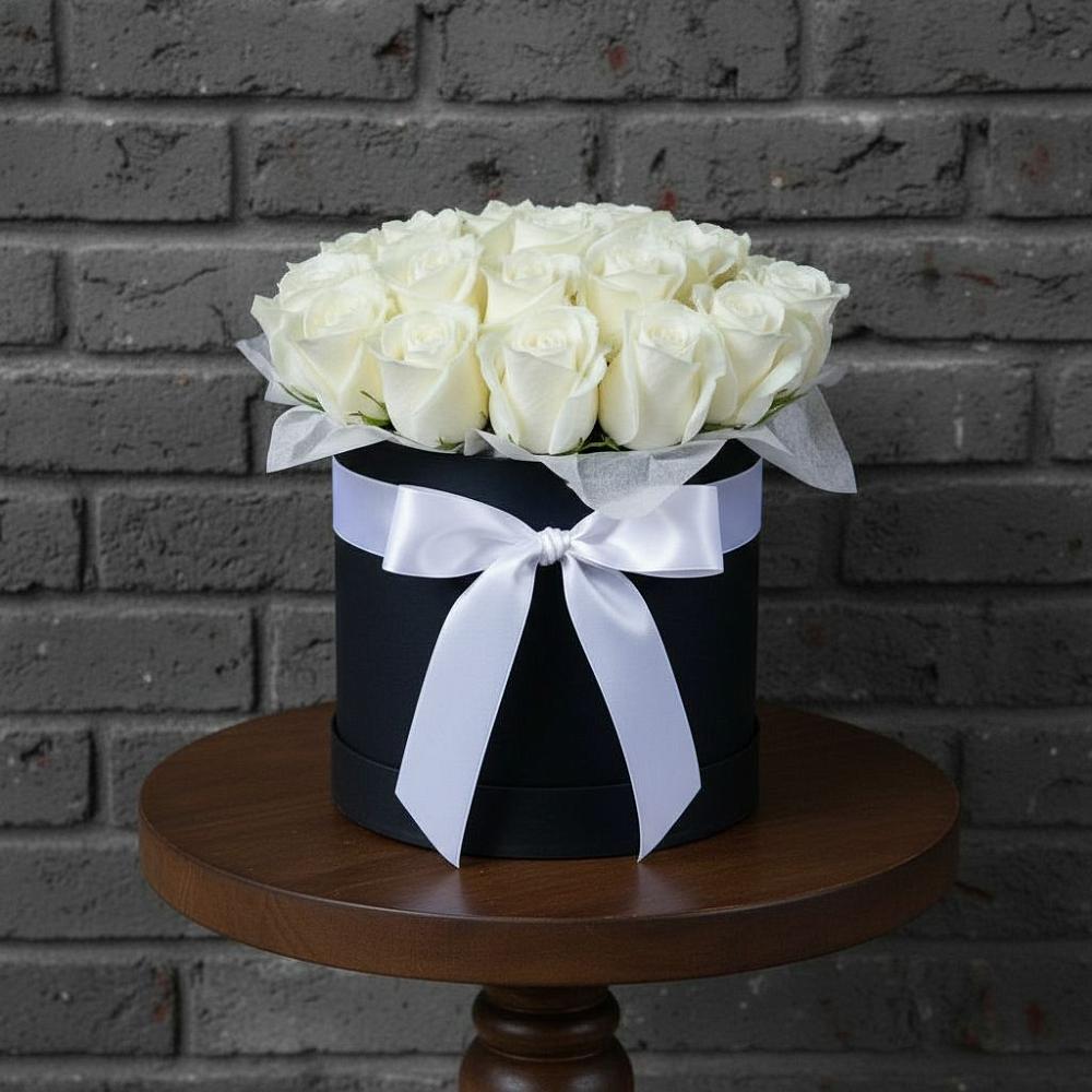 Цветочная композиция из Розы в шляпной коробке в Зуевке