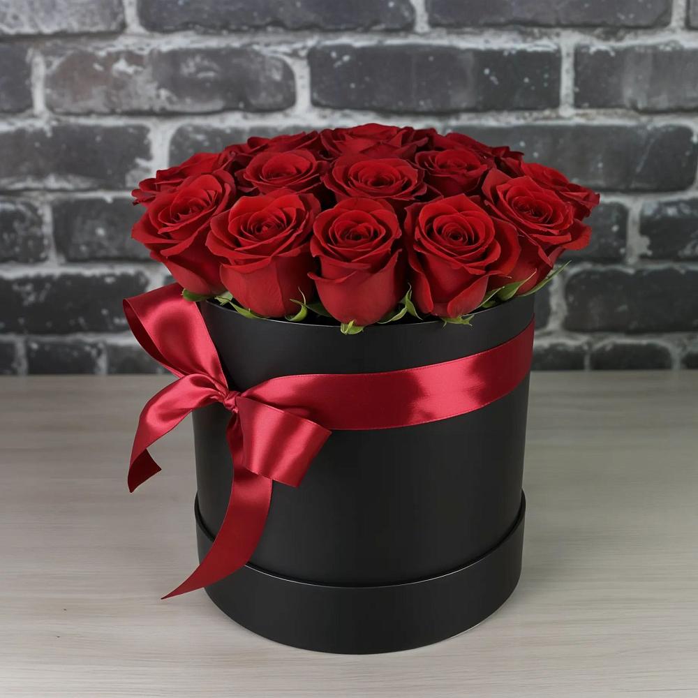 Цветочная композиция из Розы в шляпной коробке в Зуевке